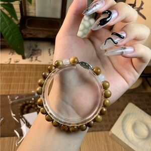 Elegant Wooden Bead Bracelet